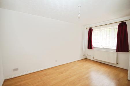 2 bedroom Terraced House for sale in Wharfedale, Luton, LU4