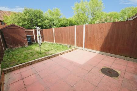 2 bedroom Terraced House for sale in Wharfedale, Luton, LU4