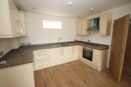 2 bedroom Flat to let in Dunstable Road, Luton, LU4