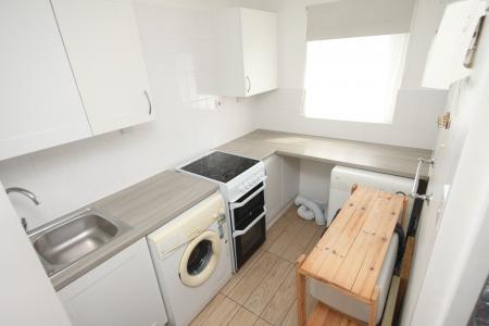 1 bedroom Flat to let in Alder Crescent, Luton, LU3
