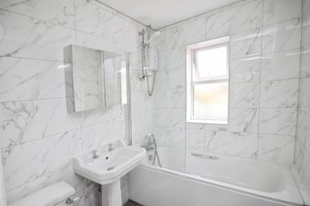 2 bedroom Terraced House to let in Wharfedale, Luton, LU4