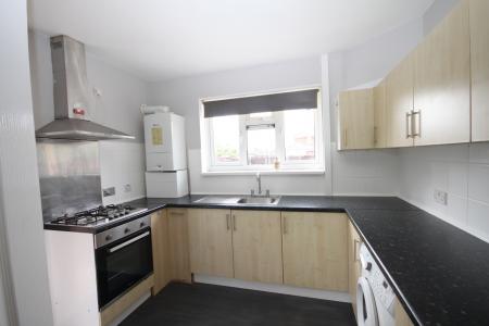 3 bedroom Semi-detached house to let in Abbots Wood Road, Luton, LU2