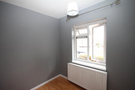 3 bedroom Semi-detached house to let in Abbots Wood Road, Luton, LU2