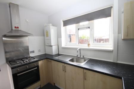 3 bedroom Semi-detached house to let in Abbots Wood Road, Luton, LU2