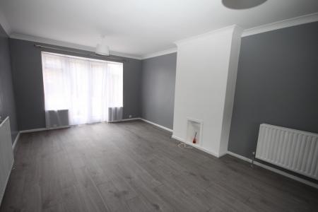 3 bedroom Semi-detached house to let in Abbots Wood Road, Luton, LU2