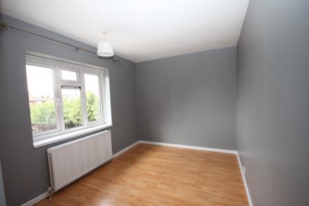 3 bedroom Semi-detached house to let in Abbots Wood Road, Luton, LU2