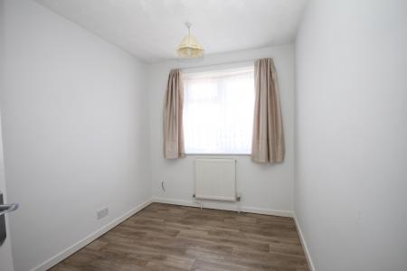 3 bedroom Semi-detached house to let in The Close, Limbury, Luton, LU3