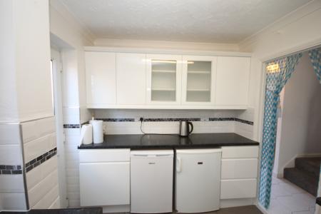 3 bedroom Semi-detached house to let in The Close, Limbury, Luton, LU3