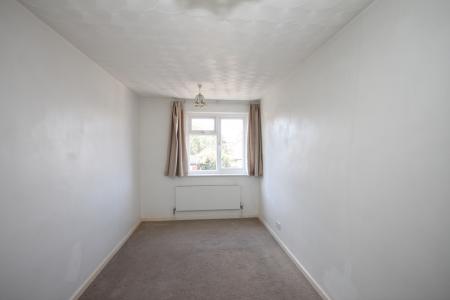 3 bedroom Semi-detached house to let in The Close, Limbury, Luton, LU3