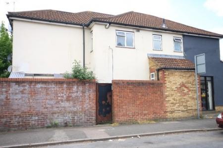 1 bedroom Flat to let in Dunstable Road, Luton, LU4