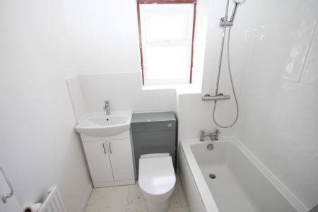 1 bedroom Flat to let in Dunstable Road, Luton, LU4