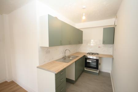 1 bedroom Flat to let in Dunstable Road, Luton, LU4
