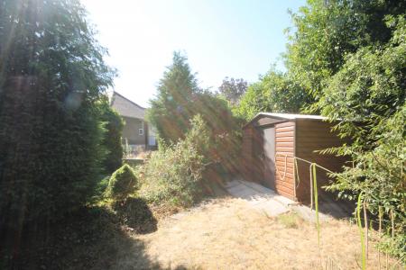 2 bedroom Bungalow for sale in Humberstone Close, Challney, Luton, LU4
