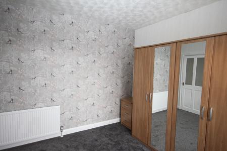 2 bedroom Bungalow for sale in Humberstone Close, Challney, Luton, LU4