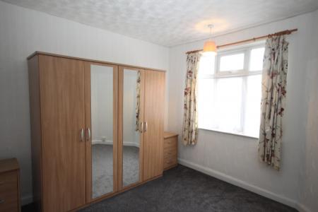 2 bedroom Bungalow for sale in Humberstone Close, Challney, Luton, LU4