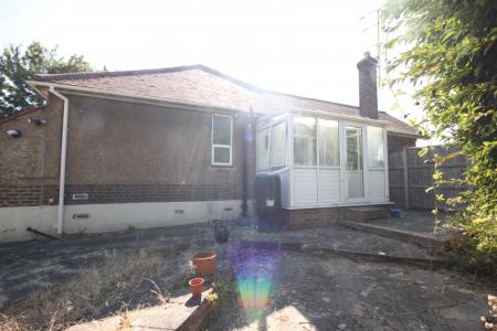 2 bedroom Bungalow for sale in Humberstone Close, Challney, Luton, LU4