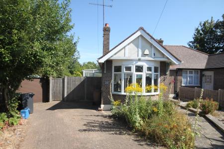 2 bedroom Bungalow for sale in Humberstone Close, Challney, Luton, LU4