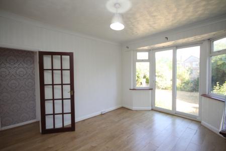 2 bedroom Bungalow for sale in Humberstone Close, Challney, Luton, LU4