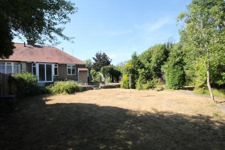 2 bedroom Bungalow for sale in Humberstone Close, Challney, Luton, LU4
