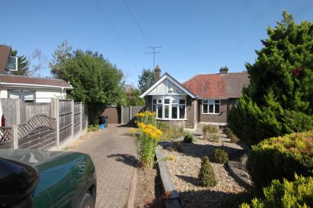 2 bedroom Bungalow for sale in Humberstone Close, Challney, Luton, LU4