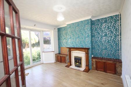2 bedroom Bungalow for sale in Humberstone Close, Challney, Luton, LU4