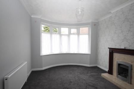 2 bedroom Bungalow for sale in Humberstone Close, Challney, Luton, LU4