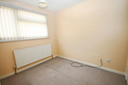 3 bedroom Terraced House for sale in Sylam Close, Luton, LU3