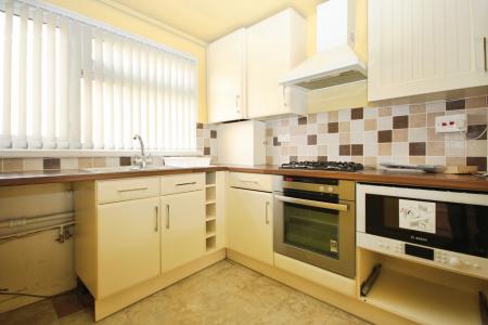 3 bedroom Terraced House for sale in Sylam Close, Luton, LU3