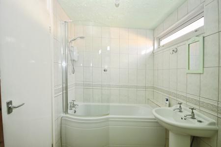 3 bedroom Terraced House for sale in Sylam Close, Luton, LU3