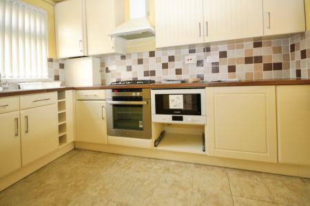 3 bedroom Terraced House for sale in Sylam Close, Luton, LU3