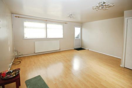 3 bedroom Terraced House for sale in Sylam Close, Luton, LU3
