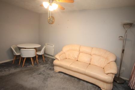 1 bedroom Flat to let in Leafields, Luton, LU3