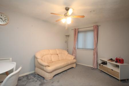 1 bedroom Flat to let in Leafields, Luton, LU3