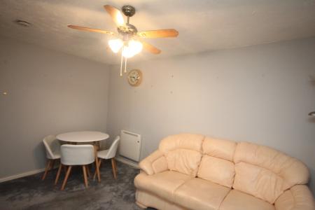 1 bedroom Flat to let in Leafields, Luton, LU3