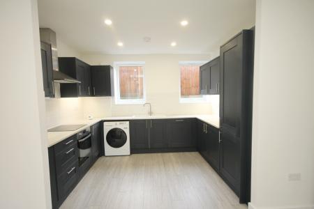 2 bedroom Flat to let in 106b Old Bedford Road, Luton, LU2