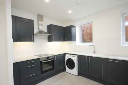 2 bedroom Flat to let in 106b Old Bedford Road, Luton, LU2
