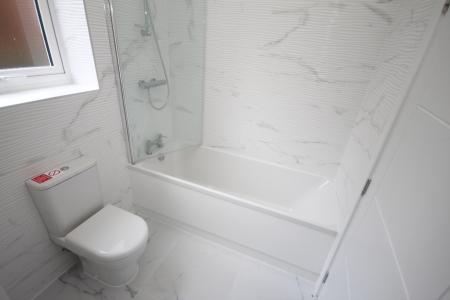 2 bedroom Flat to let in 106b Old Bedford Road, Luton, LU2