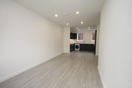 2 bedroom Flat to let in 106b Old Bedford Road, Luton, LU2