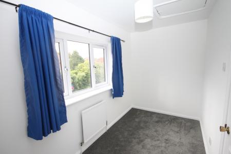 2 bedroom Semi-detached house to let in Mallard Gardens, Limbury, Luton, LU3