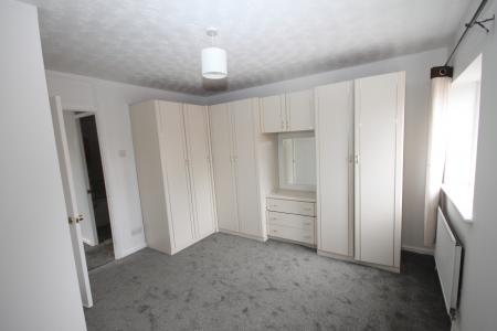 2 bedroom Semi-detached house to let in Mallard Gardens, Limbury, Luton, LU3