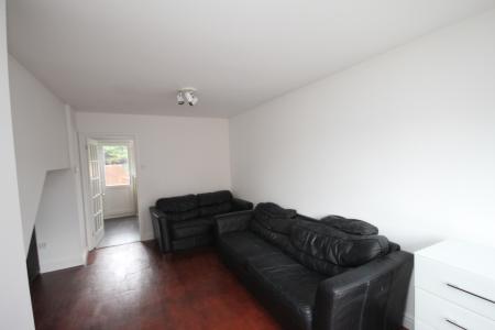 2 bedroom Semi-detached house to let in Mallard Gardens, Limbury, Luton, LU3