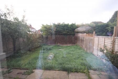 2 bedroom Semi-detached house to let in Mallard Gardens, Limbury, Luton, LU3