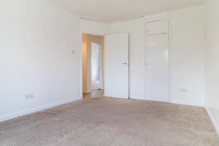 2 bedroom Flat for sale in Arborfield Close, Slough, SL1