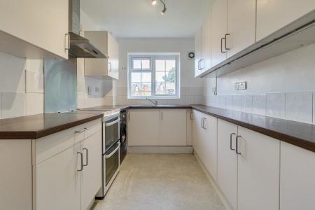2 bedroom Flat for sale in Arborfield Close, Slough, SL1