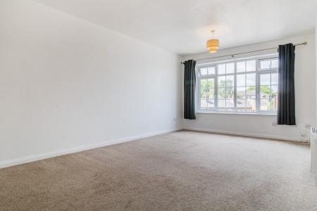 2 bedroom Flat for sale in Arborfield Close, Slough, SL1