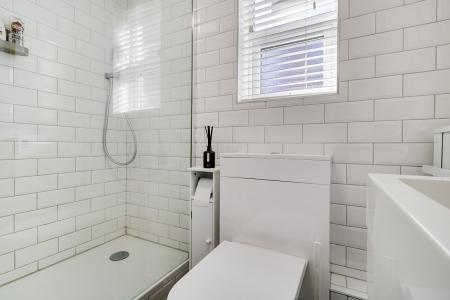 2 bedroom Flat for sale in Blind Lane, Bourne End, SL8