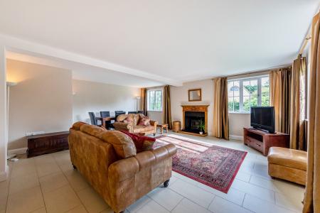 3 bedroom Detached house for sale in Chinnor Road, Bledlow Ridge, HP14