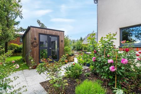 5 bedroom Detached house for sale in Chinnor Road, Bledlow Ridge, HP14