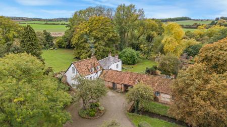 5 bedroom Detached house for sale in Cuxham Road, Watlington, OX49