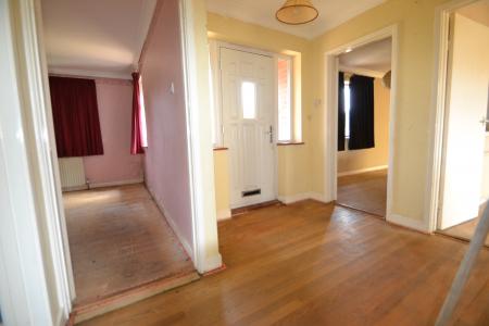 2 bedroom Bungalow for sale in Park Street, Princes Risborough, HP27